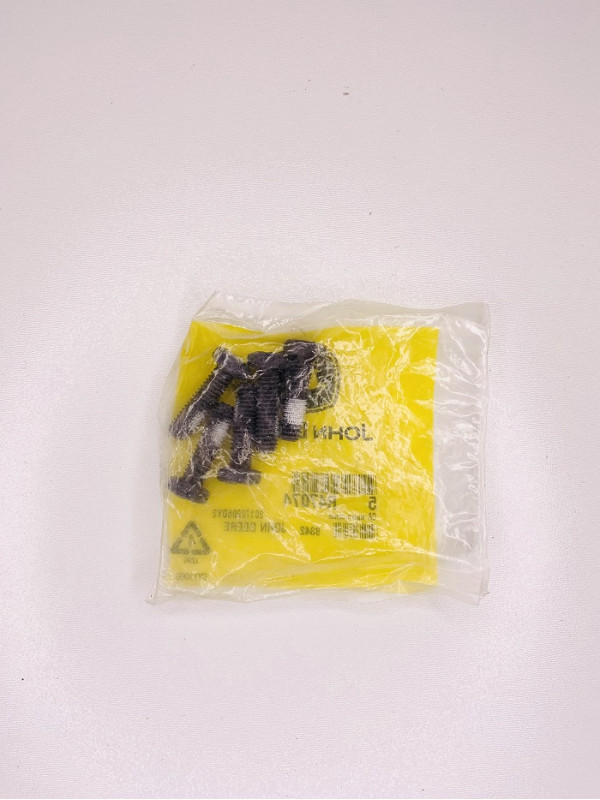 Болт кріплення кришки R47074